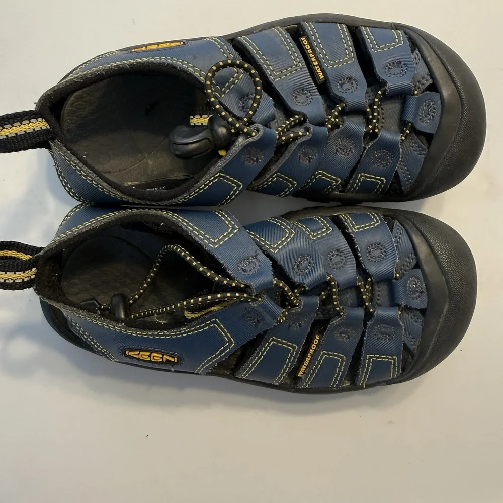 Keen Newport H2 Sandals Shoes Kids Size 13 Blue Waterproof Hiking Closed Toe